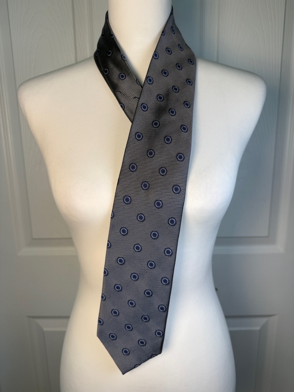 Jos. A. Bank Navy and Light Blue Medallion Tie